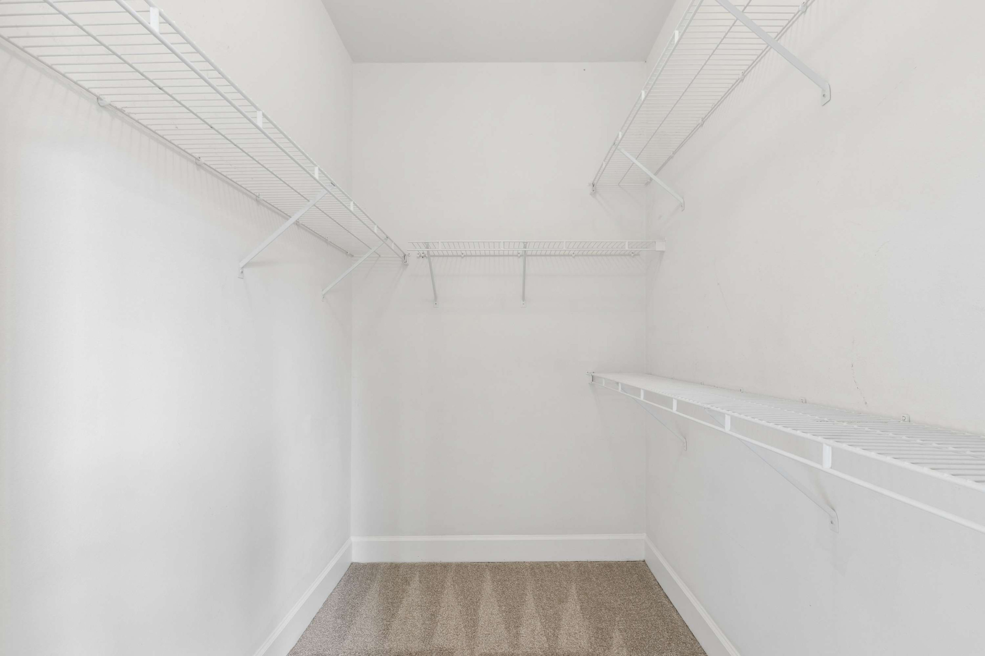  Renovated Condo Combines Comfort, Privacy and Intown Convenience - 物件實景