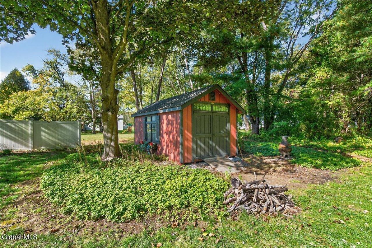 Clifton Park, New York, 12065, United States, 4 Bedrooms Bedrooms, ,3 BathroomsBathrooms,Residential,For Sale,1968691