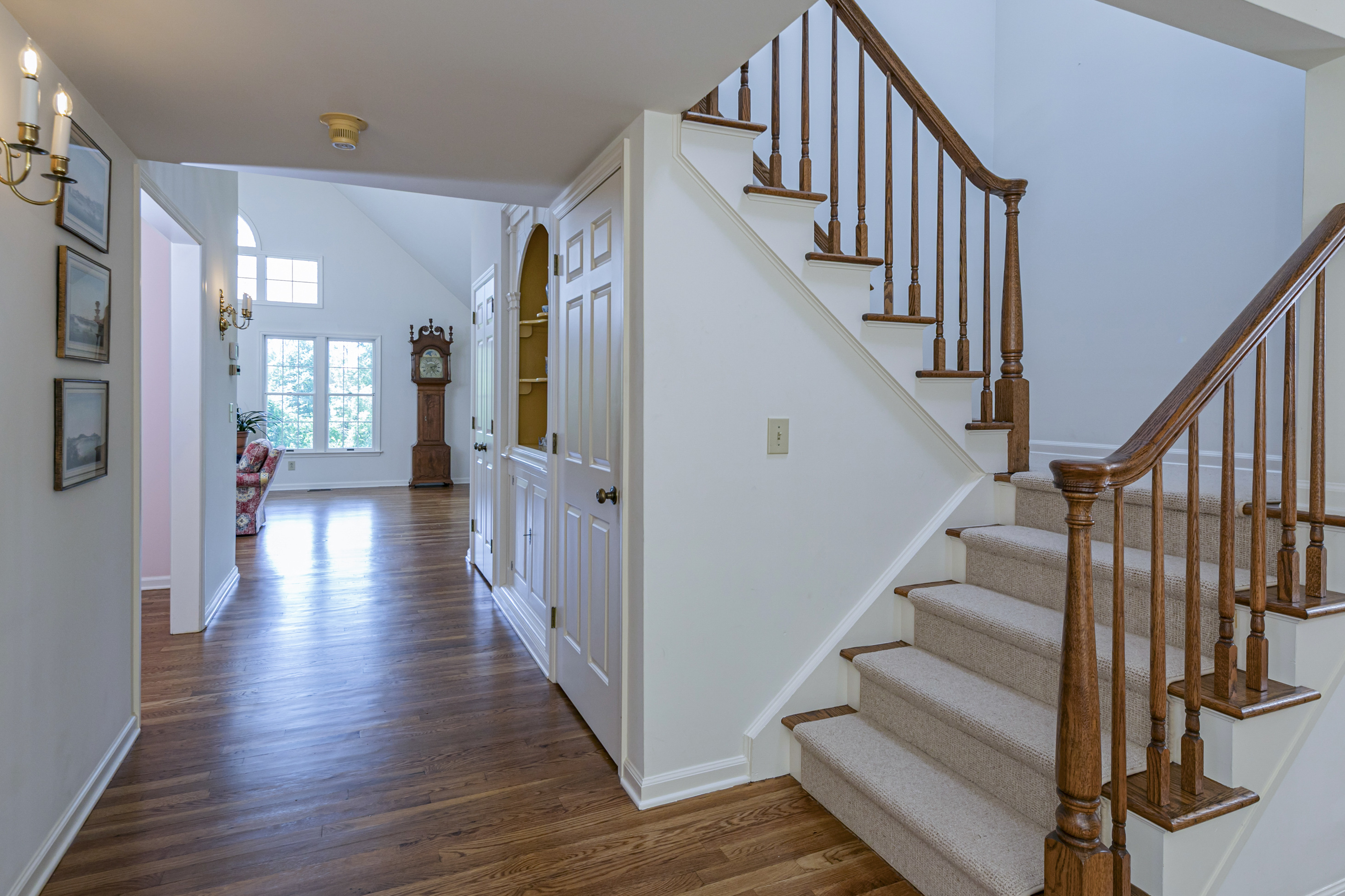  Stand-Out Home in The Glen Features Pastoral Views and Soaring Ceilings - 物件實景
