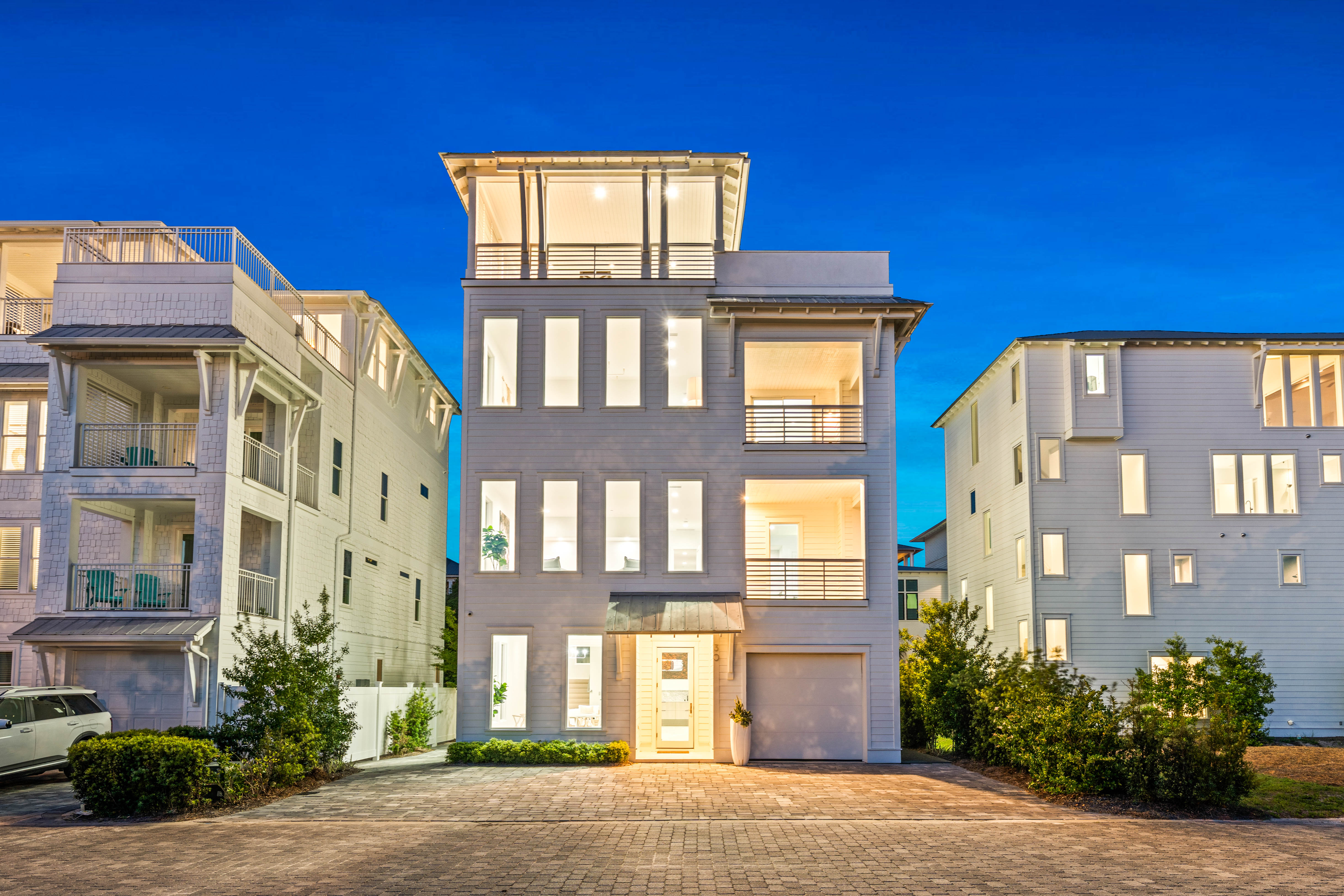  Four-Level Coastal Estate with Gulf Views in Exclusive Mala Beach - 物件實景
