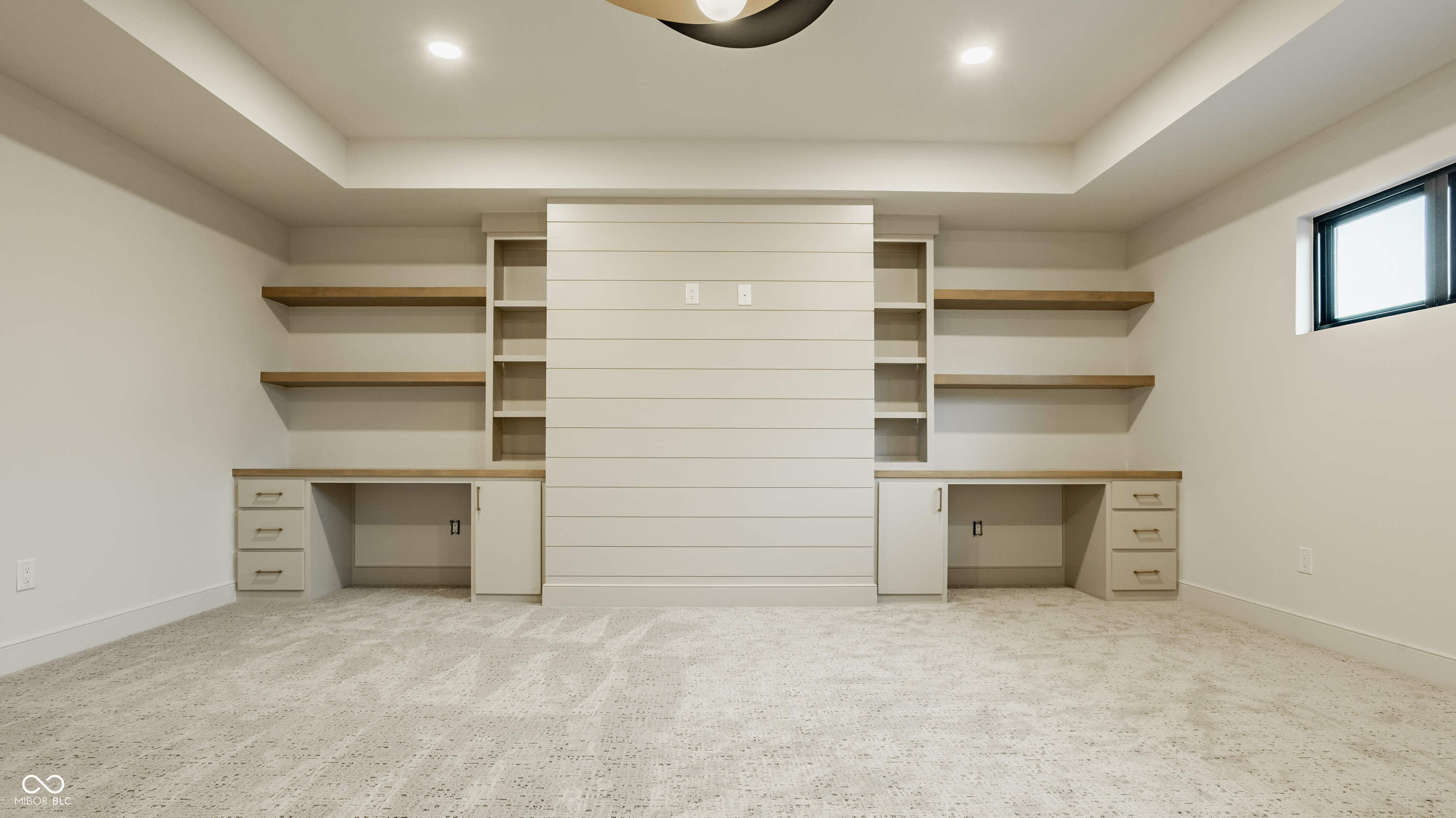 Bargersville, Indiana, 46106, United States, 5 Bedrooms Bedrooms, ,6 BathroomsBathrooms,Residential,For Sale,1977428