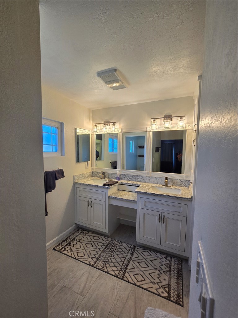 Escondido, California, 92025, United States, 3 Bedrooms Bedrooms, ,2 BathroomsBathrooms,Residential,For Sale,1825178