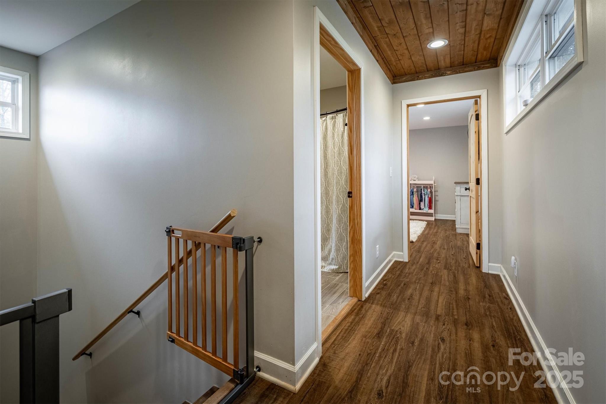 Lenoir, North Carolina, 28645, United States, 3 Bedrooms Bedrooms, ,3 BathroomsBathrooms,Residential,For Sale,1992065