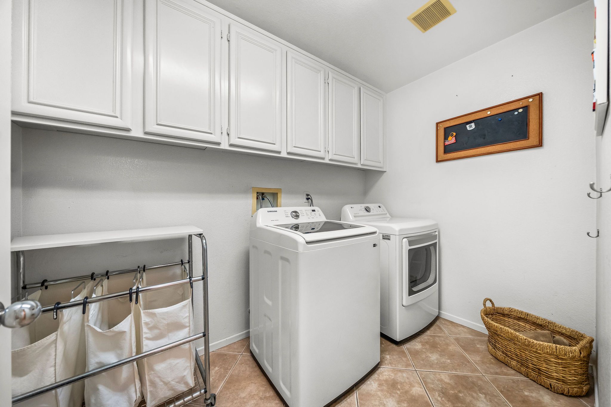  26136 Castle Lane, Murrieta, CA 92563 - 物件實景