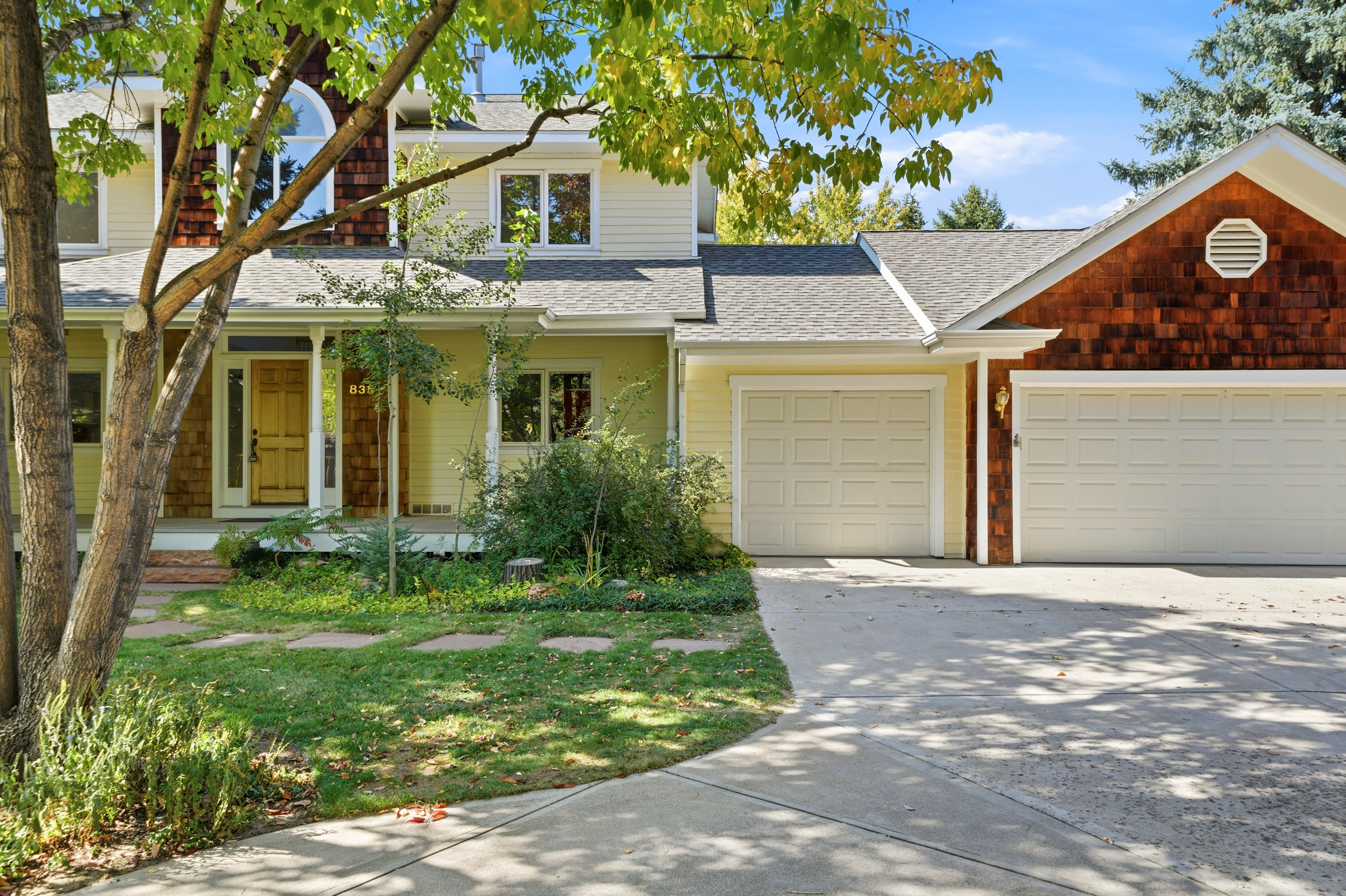  Custom Home with Vaulted Ceilings, Sauna and Wine Storage - 物件實景