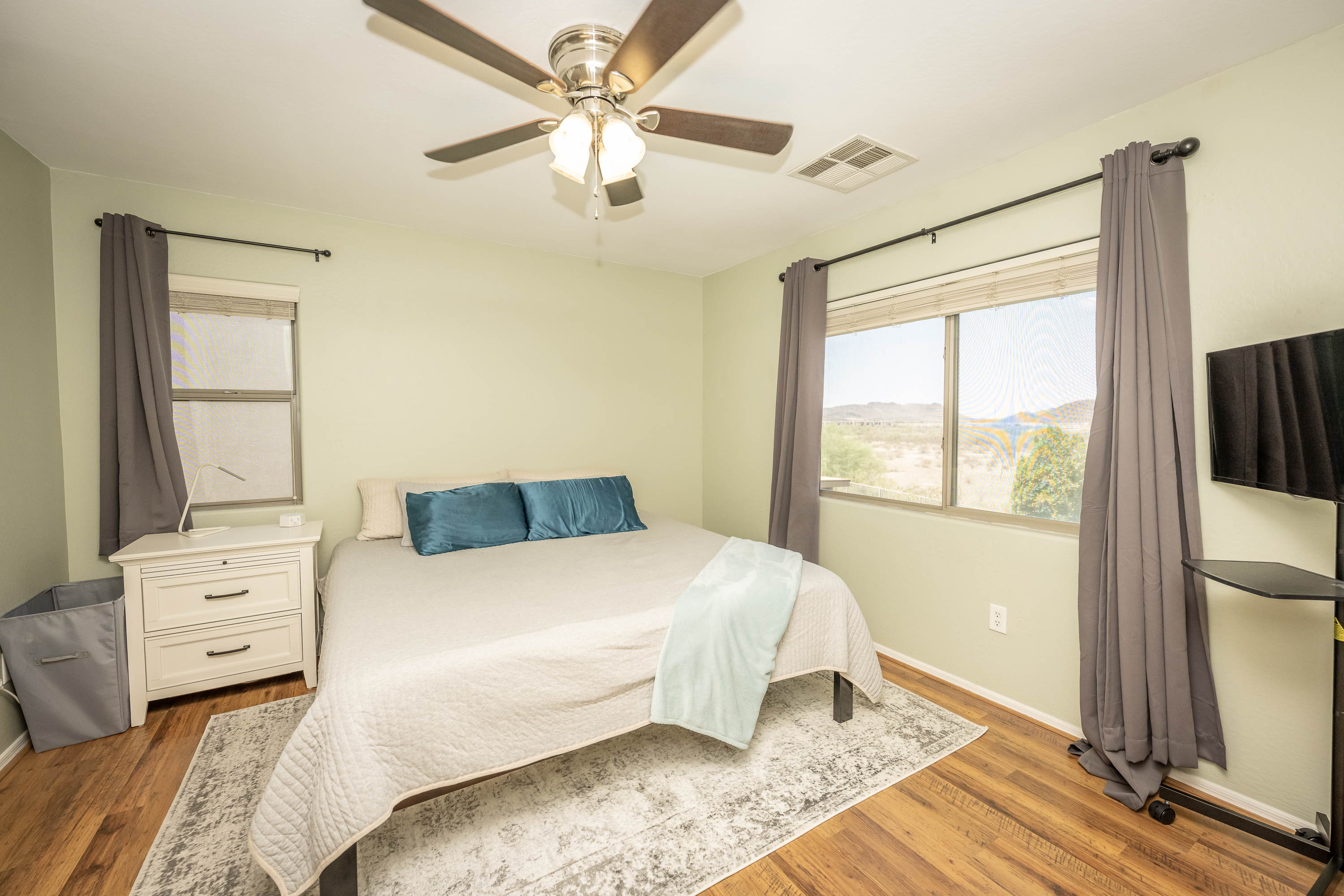 Phoenix, Arizona, 85085, United States, 4 Bedrooms Bedrooms, ,3 BathroomsBathrooms,Residential,For Sale,1869384