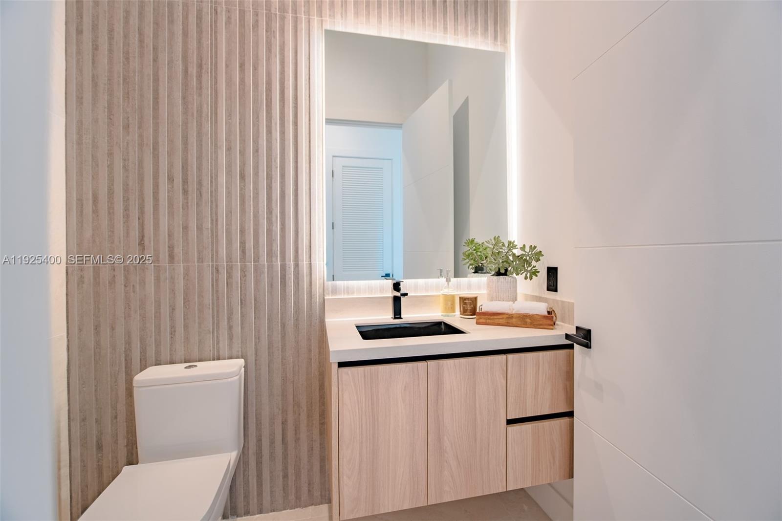 Pinecrest, Florida, 33156, United States, 6 Bedrooms Bedrooms, ,8 BathroomsBathrooms,Residential,For Sale,2003369