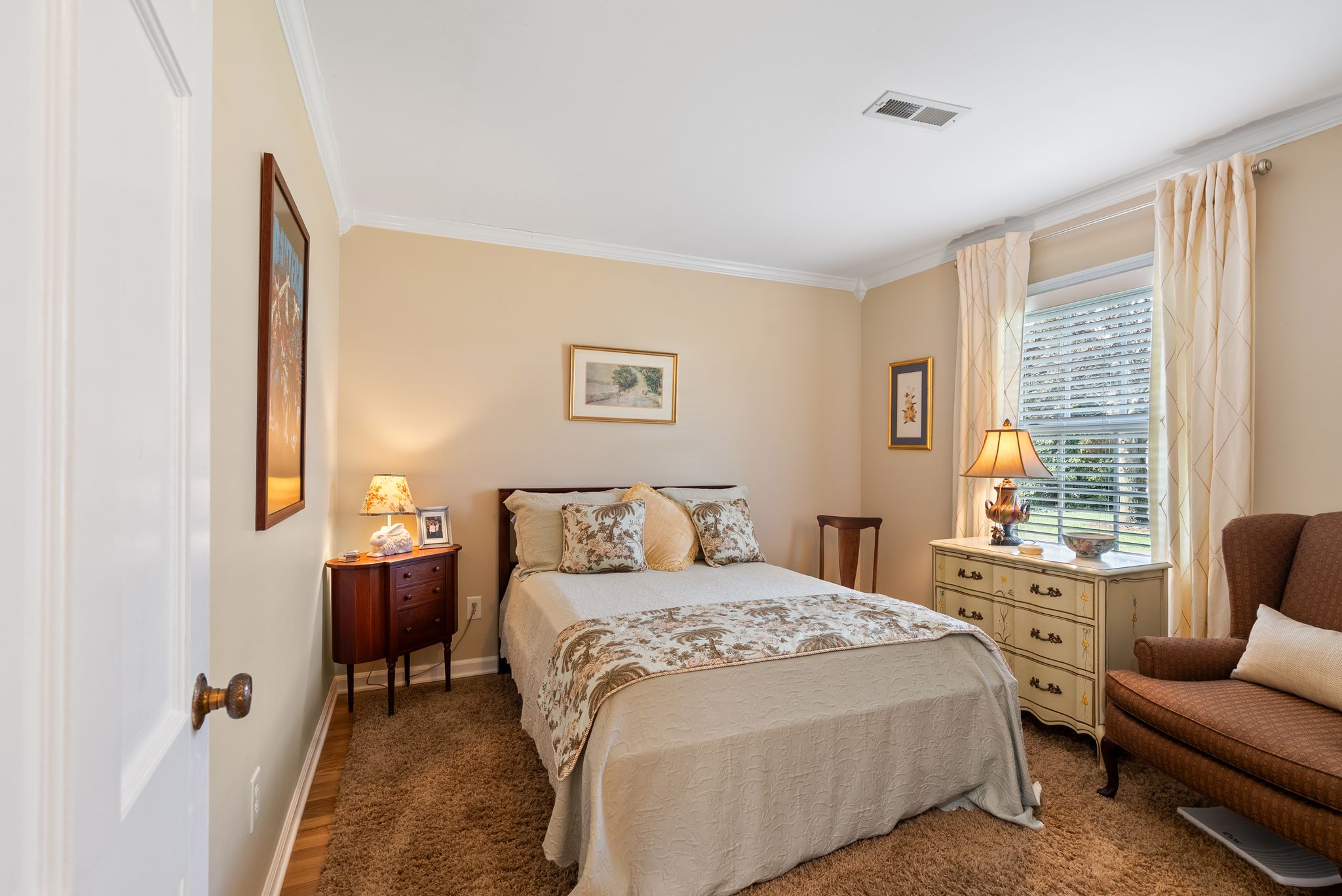  697 Cindy Blair Way - 物件實景