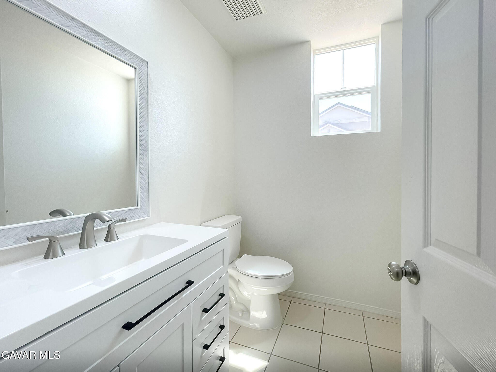 Palmdale, California, 93551, United States, 5 Bedrooms Bedrooms, ,3 BathroomsBathrooms,Residential,For Sale,1976435