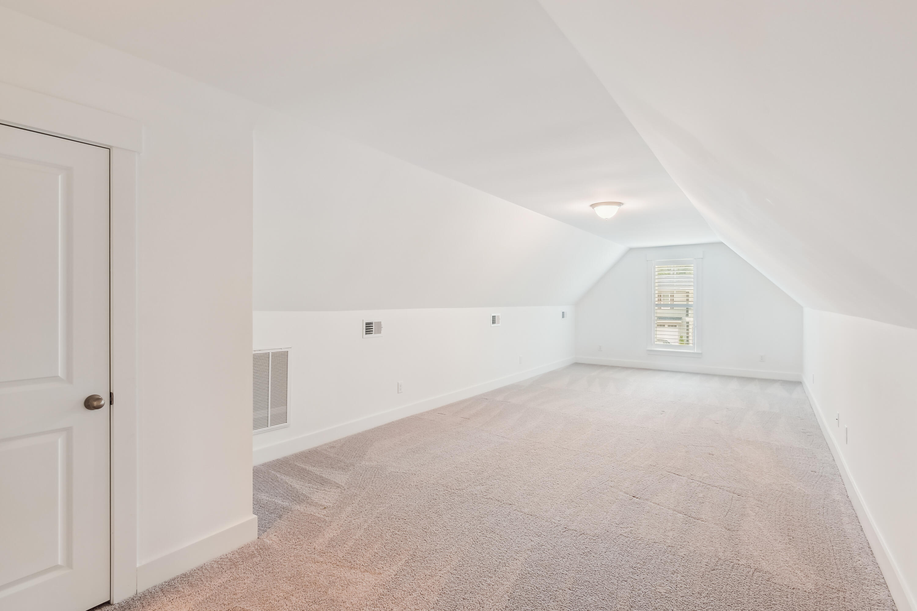Summerville, South Carolina, 29483, United States, 4 Bedrooms Bedrooms, ,4 BathroomsBathrooms,Residential,For Sale,1897286