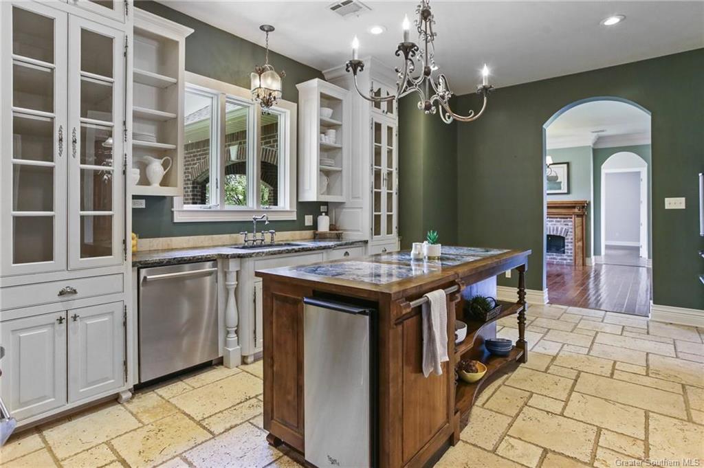 Lake Charles, Louisiana, 70611, United States, 4 Bedrooms Bedrooms, ,4 BathroomsBathrooms,Residential,For Sale,1921126