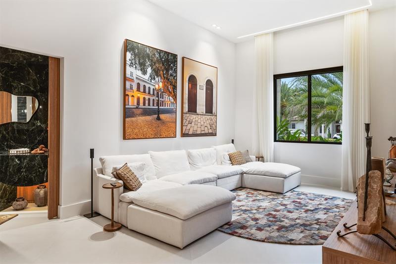 Weston, Florida, 33331, United States, 7 Bedrooms Bedrooms, ,9 BathroomsBathrooms,Residential,For Sale,1946951