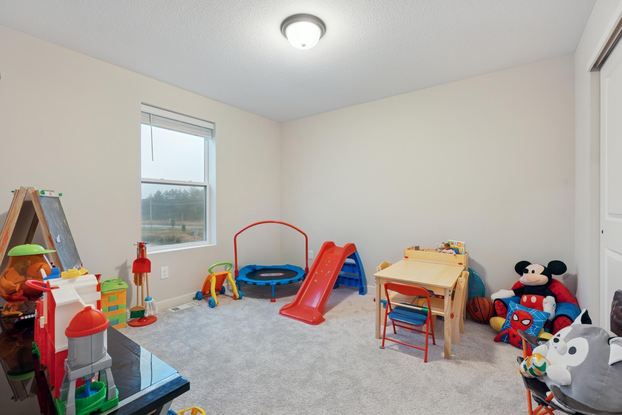 Cottage Grove, Minnesota, 55016, United States, 5 Bedrooms Bedrooms, ,1 BathroomBathrooms,Residential,For Sale,2000572