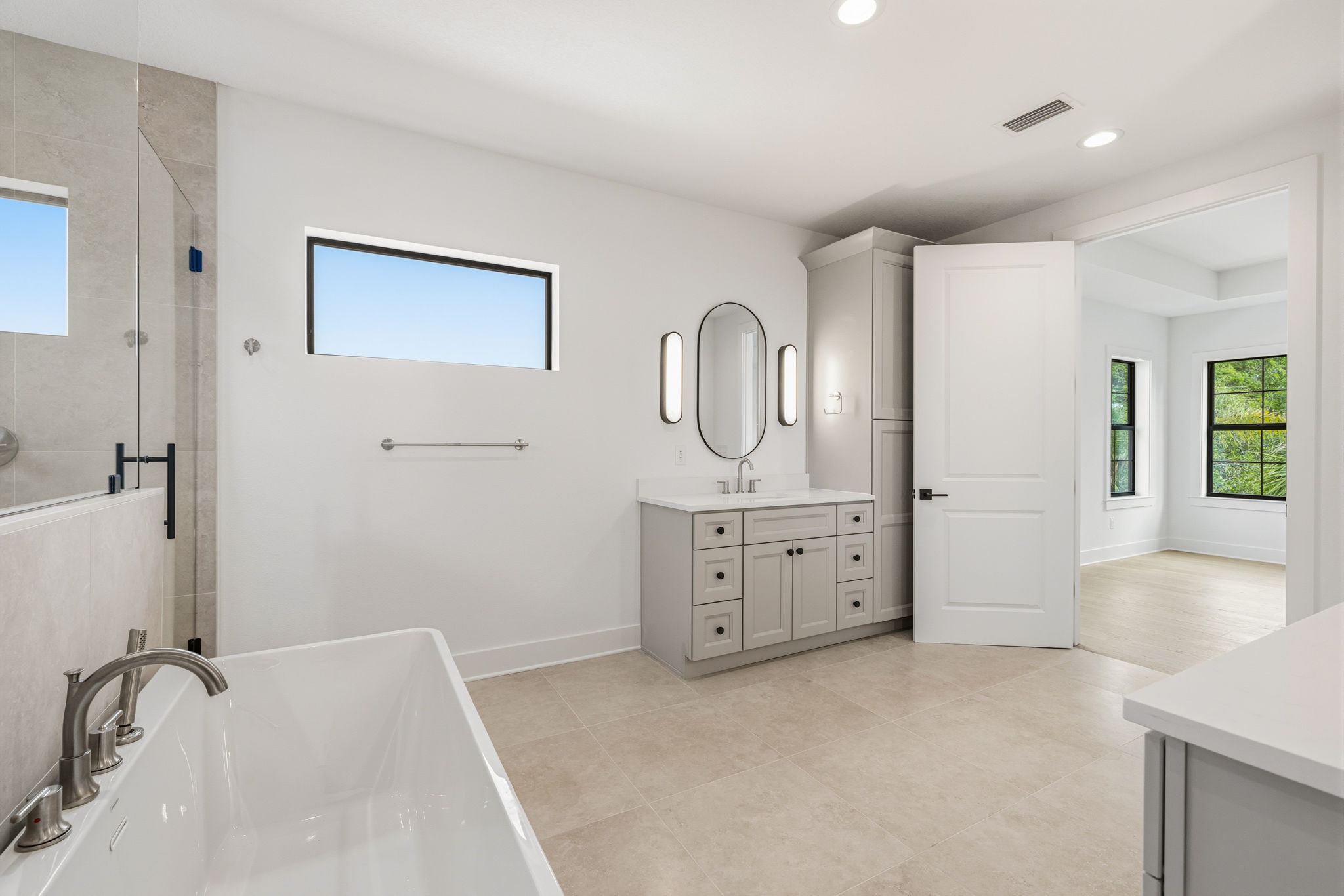 Tampa, Florida, 33611, United States, 4 Bedrooms Bedrooms, ,4 BathroomsBathrooms,Residential,For Sale,2009743