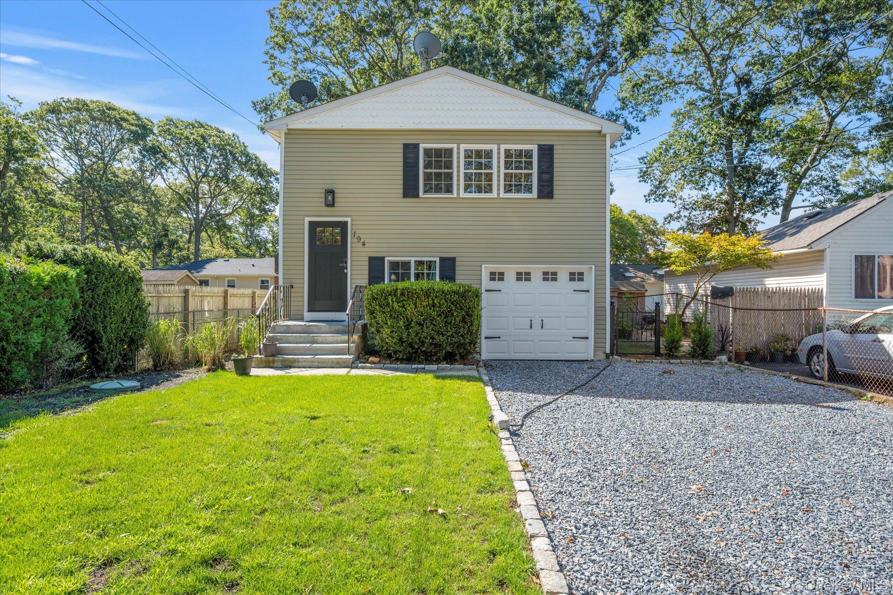 Mastic, New York, 11950, United States, 5 Bedrooms Bedrooms, ,2 BathroomsBathrooms,Residential,For Sale,1902791