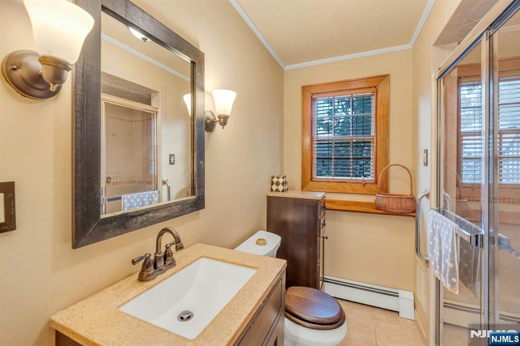 Montvale, New Jersey, 07645, United States, 6 Bedrooms Bedrooms, ,4 BathroomsBathrooms,Residential,For Sale,1950973