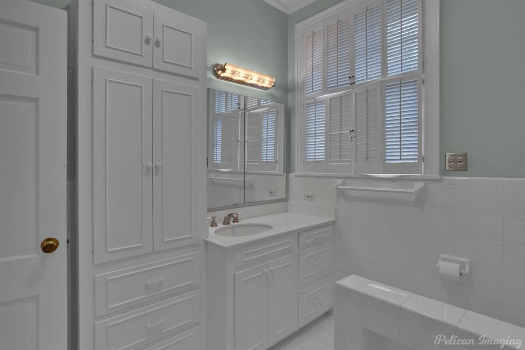 Shreveport, Louisiana, 71106, United States, 3 Bedrooms Bedrooms, ,4 BathroomsBathrooms,Residential,For Sale,1807700