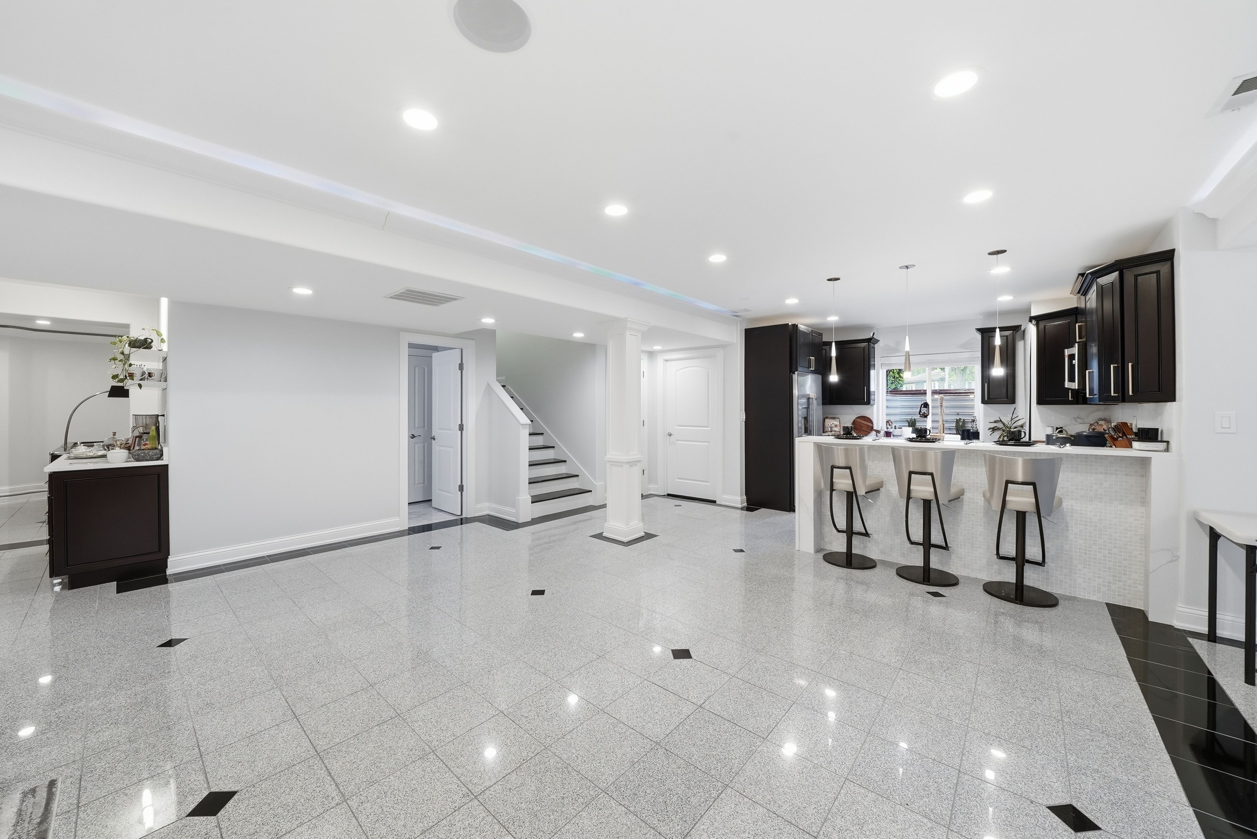  Perfectly Positioned in the Prestigious Golfview Hills Community of Hinsdale - 物件實景