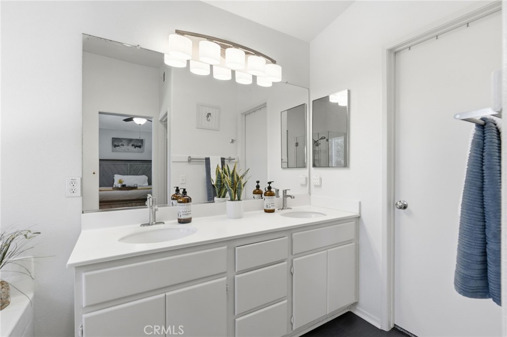 Temecula, California, 92591, United States, 3 Bedrooms Bedrooms, ,3 BathroomsBathrooms,Residential,For Sale,1989212