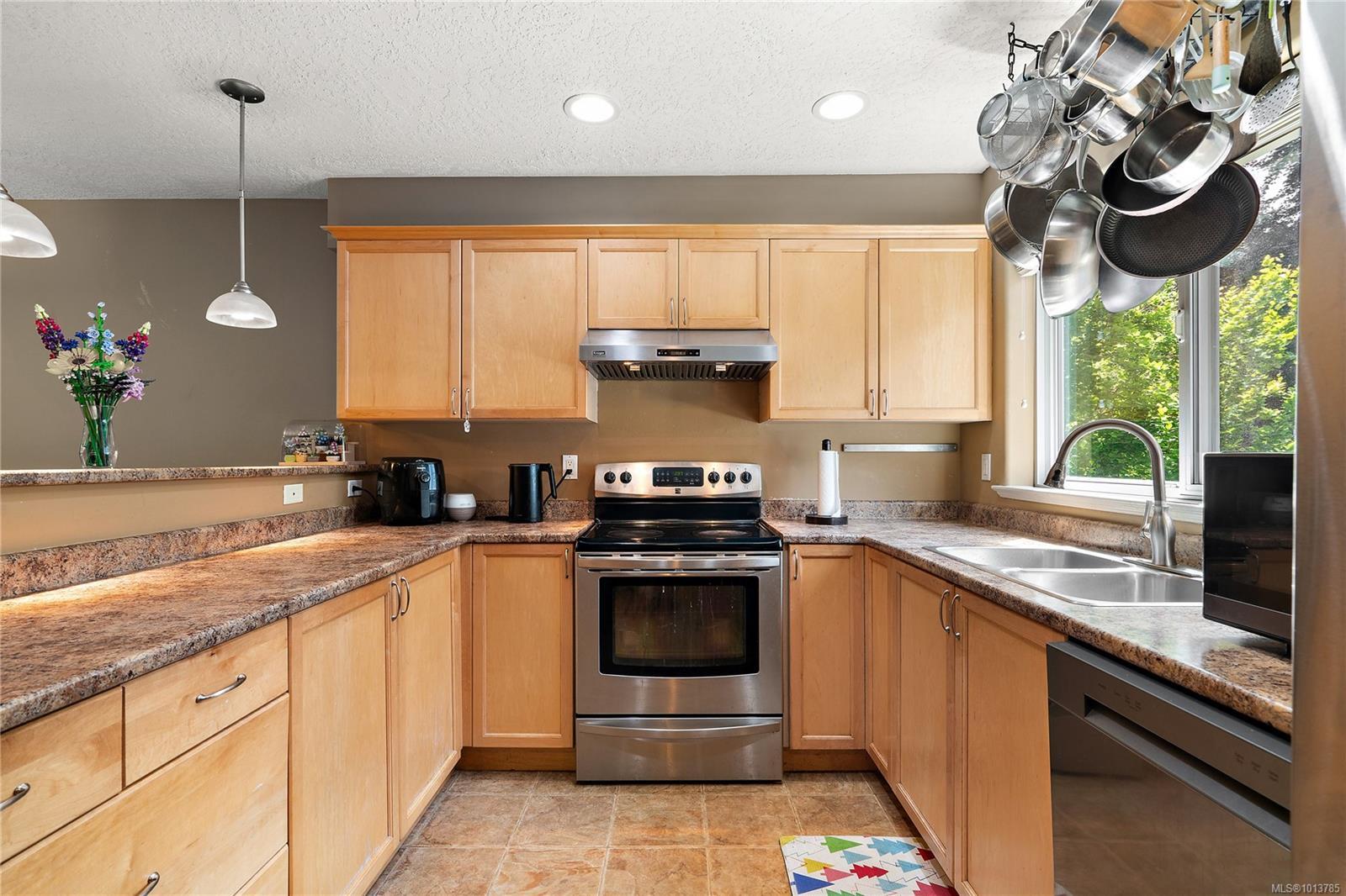 VICTORIA, British Columbia, V8T 0A3, CA, 3 Bedrooms Bedrooms, ,Residential,For Sale,1950052