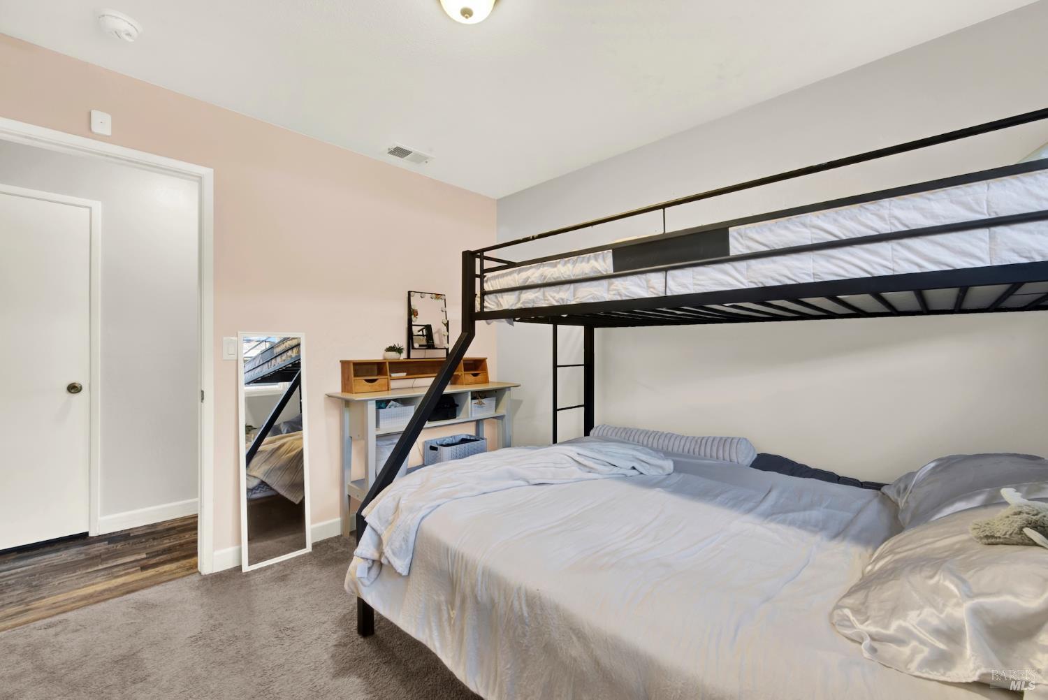 Vacaville, California, 95687, United States, 3 Bedrooms Bedrooms, ,2 BathroomsBathrooms,Residential,For Sale,1940371