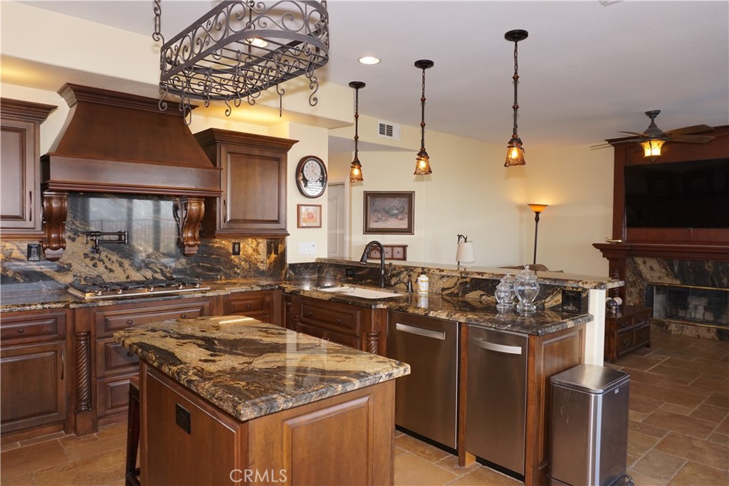 Lake Elsinore, California, 92532, United States, 4 Bedrooms Bedrooms, ,3 BathroomsBathrooms,Residential,For Sale,1988031