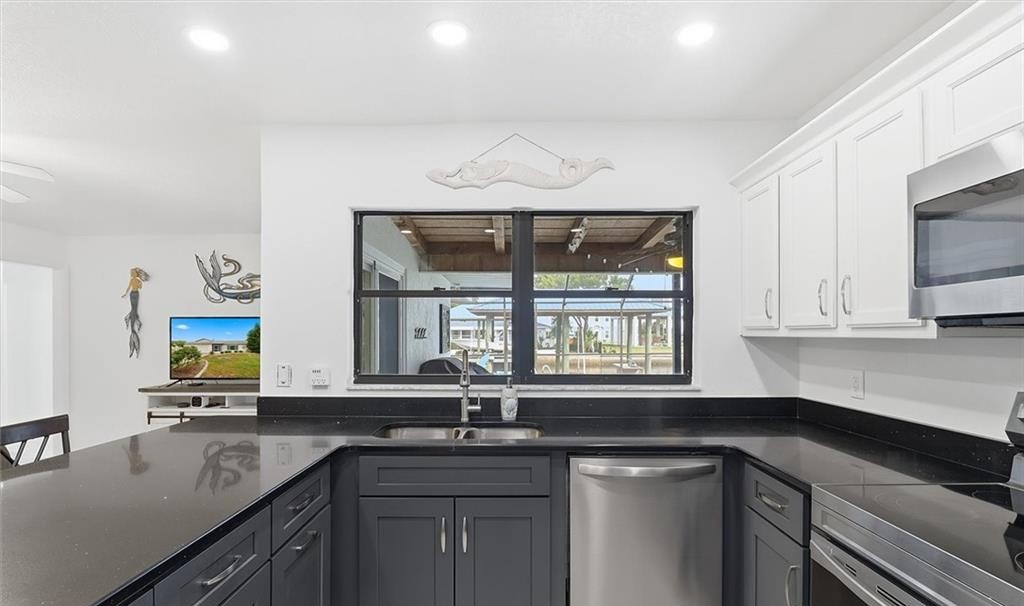 Crystal RIver, Florida, 34429, United States, 3 Bedrooms Bedrooms, ,2 BathroomsBathrooms,Residential,For Sale,1986305