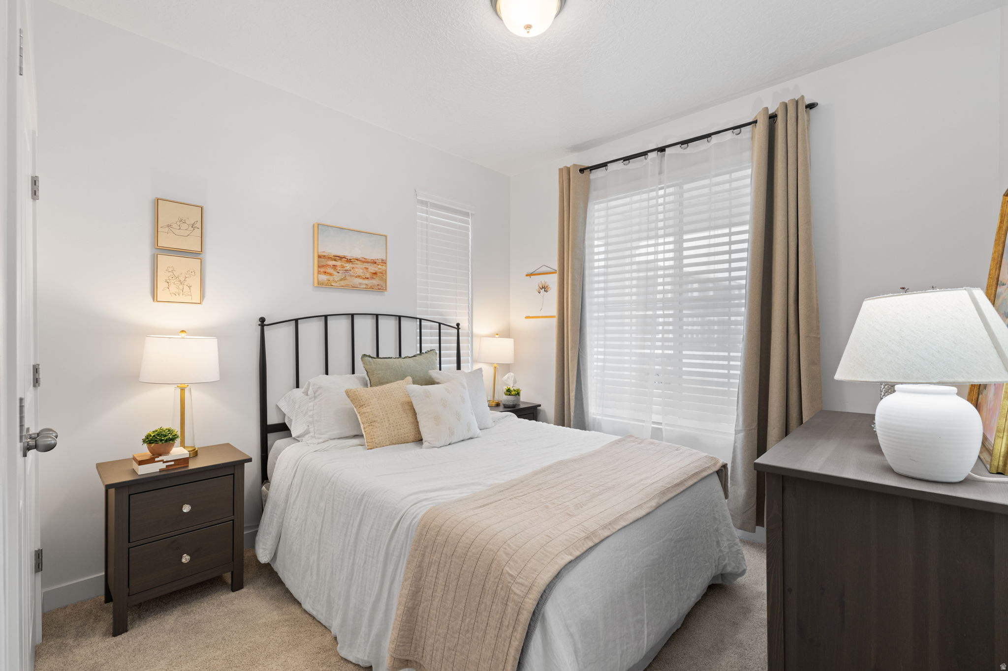 West Jordan, Utah, 84081, United States, 4 Bedrooms Bedrooms, ,3 BathroomsBathrooms,Residential,For Sale,2001617