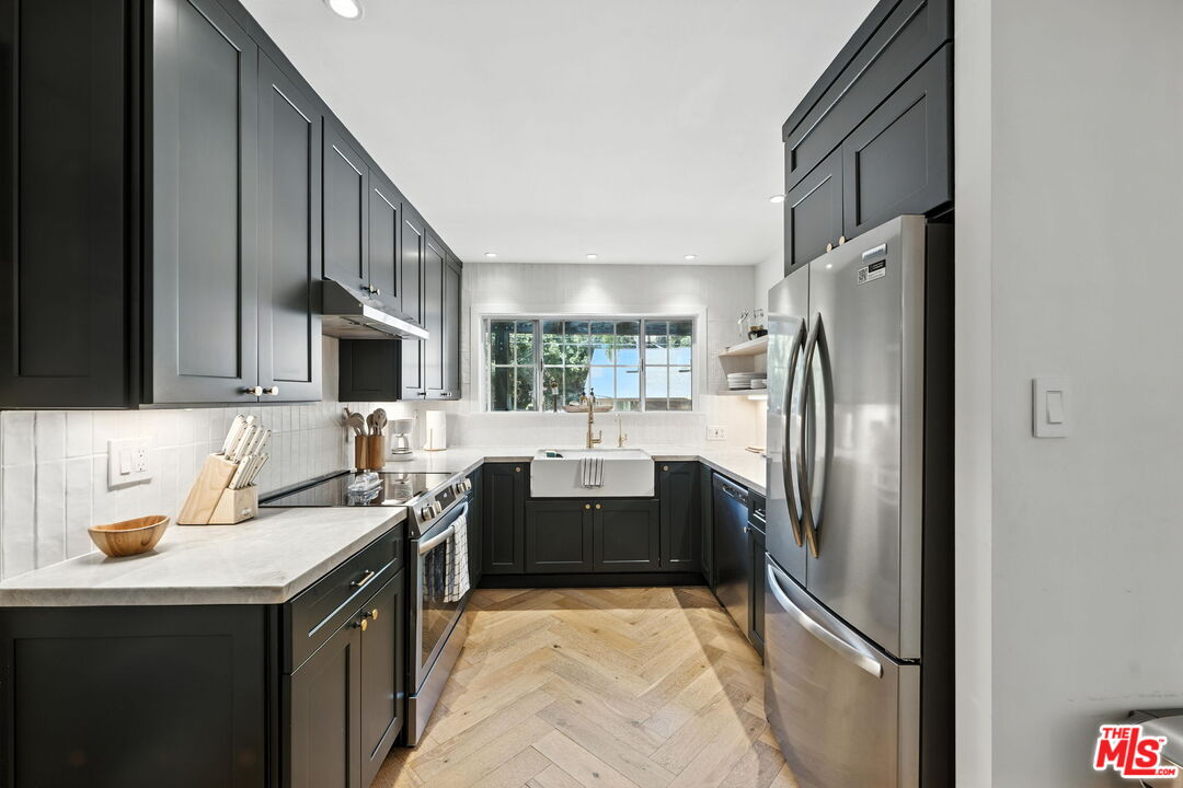 Topanga, California, 90290, United States, 2 Bedrooms Bedrooms, ,1 BathroomBathrooms,Residential,For Sale,1913417