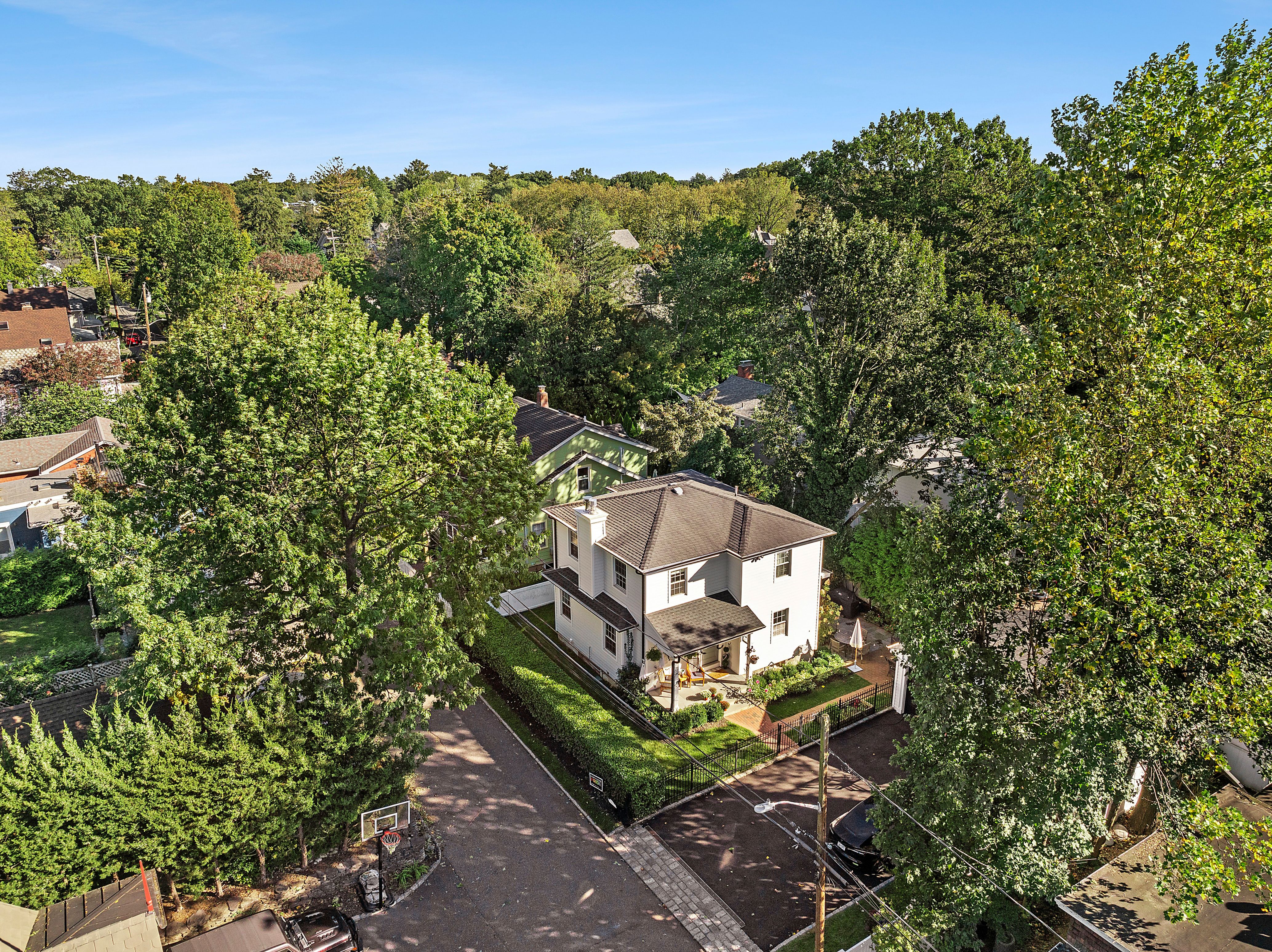 71 15th Avenue, Sea Cliff, NY 11579 