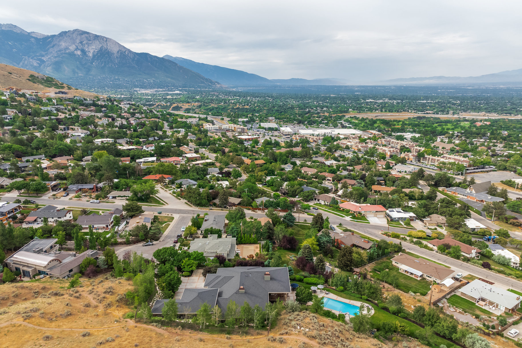  Timeless East Bench Craftsman Estate with Gated Entry, Expansive Light and Views - 物件實景