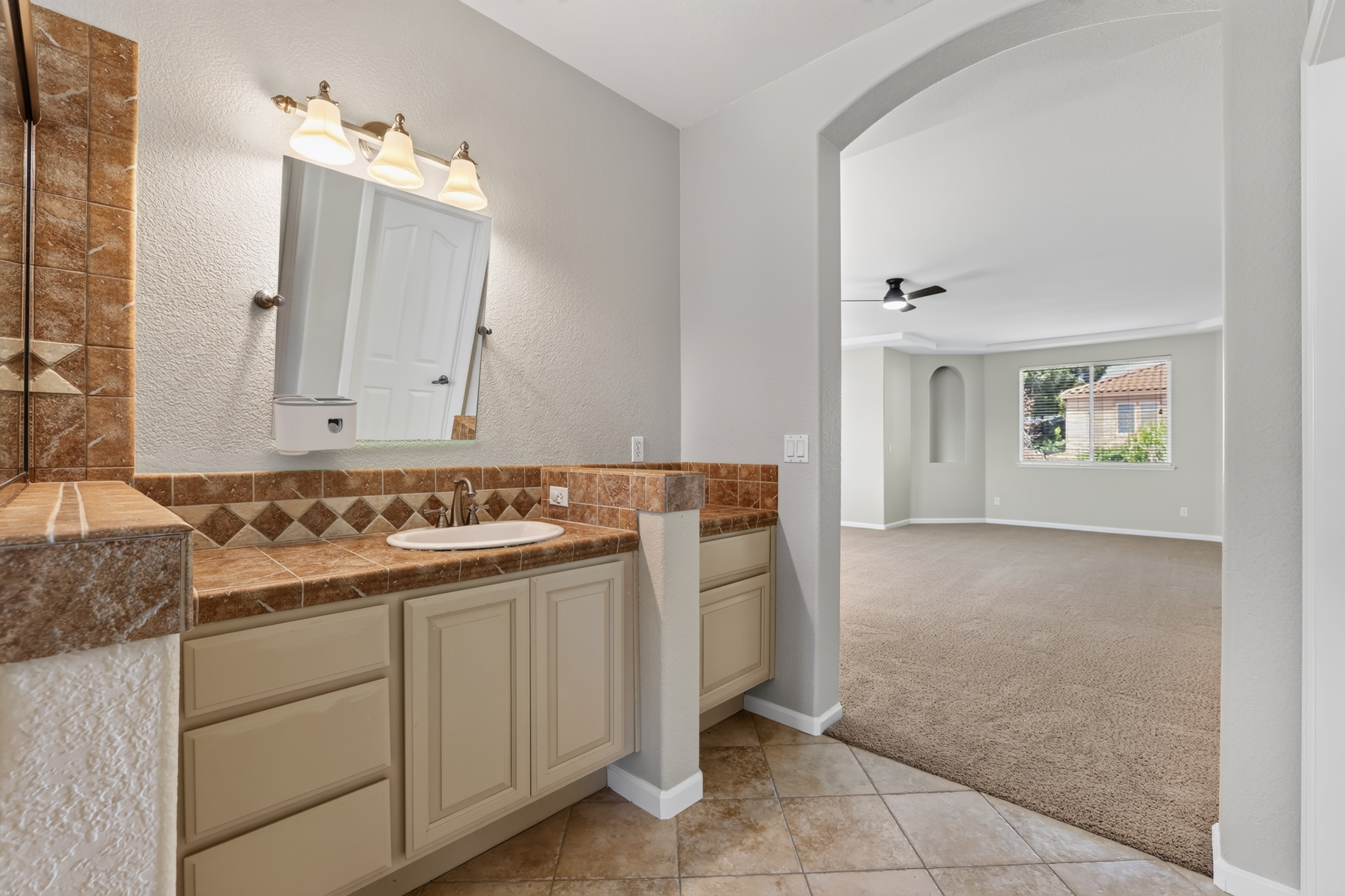  2519 Parkcrest Way, Roseville, CA, 95747 - 物件實景