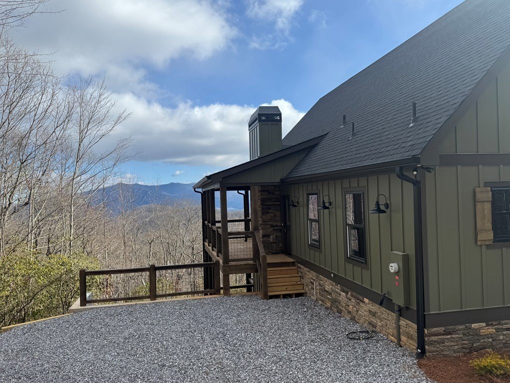 Young Harris, Georgia, 30582, United States, 3 Bedrooms Bedrooms, ,2 BathroomsBathrooms,Residential,For Sale,2010979