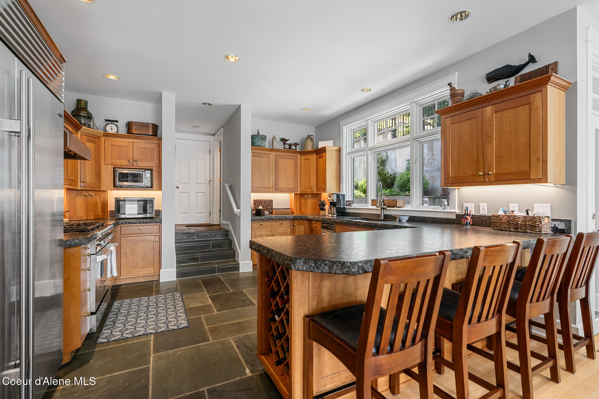 Coeur d'Alene, Idaho, 83814, United States, 4 Bedrooms Bedrooms, ,5 BathroomsBathrooms,Residential,For Sale,1864122