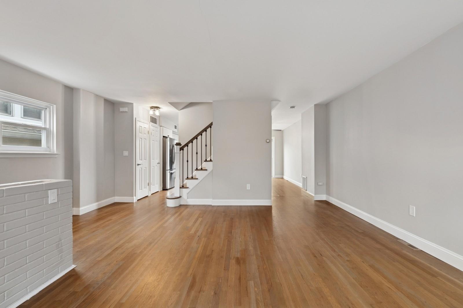 Bronx, New York, 10465, United States, 3 Bedrooms Bedrooms, ,2 BathroomsBathrooms,Residential,For Sale,1794216