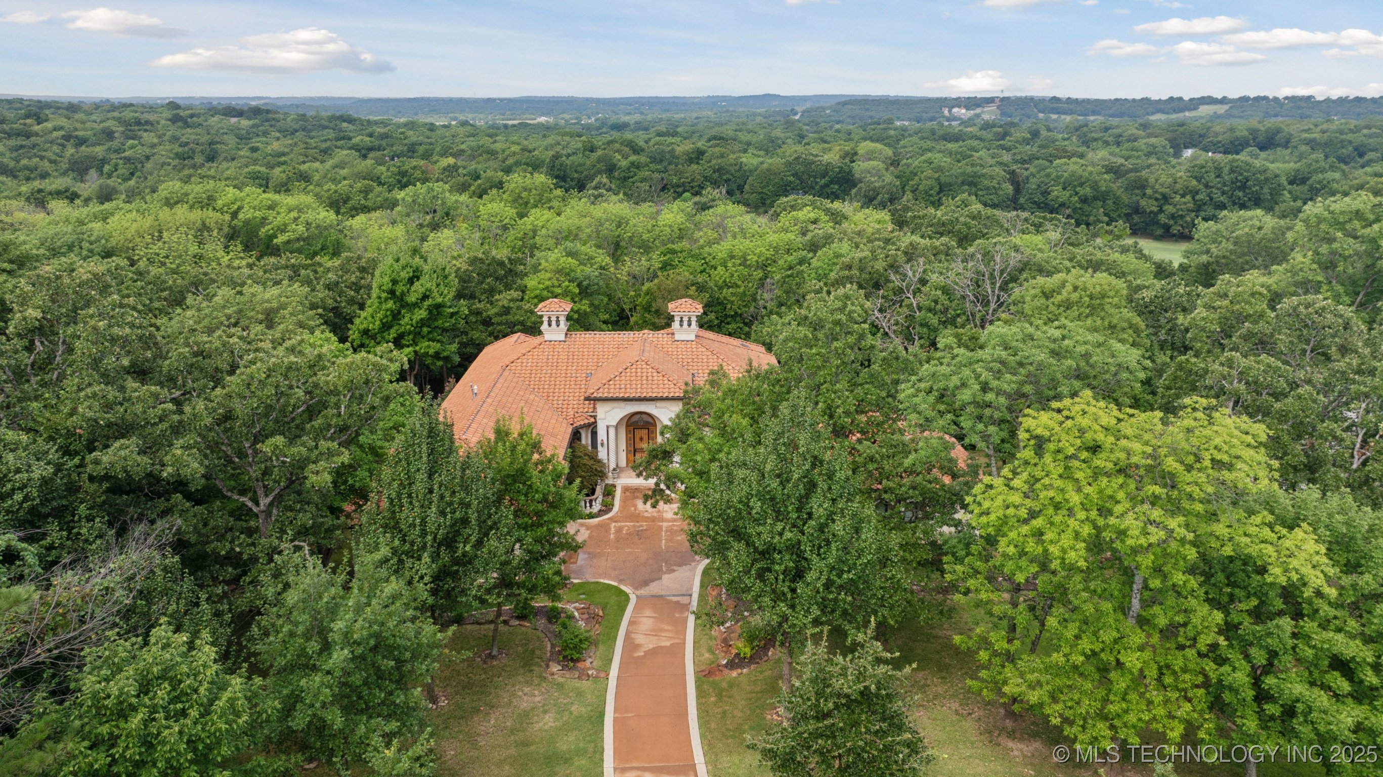 Tulsa, Oklahoma, 74132, United States, 4 Bedrooms Bedrooms, ,3 BathroomsBathrooms,Residential,For Sale,1917084