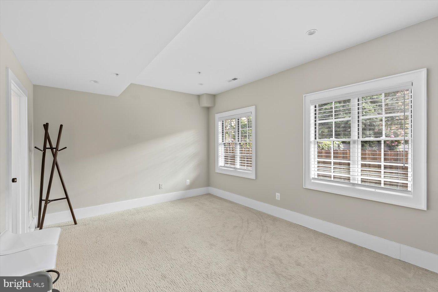 Fredericksburg, Virginia, 22401, United States, 4 Bedrooms Bedrooms, ,5 BathroomsBathrooms,Residential,For Sale,1914212