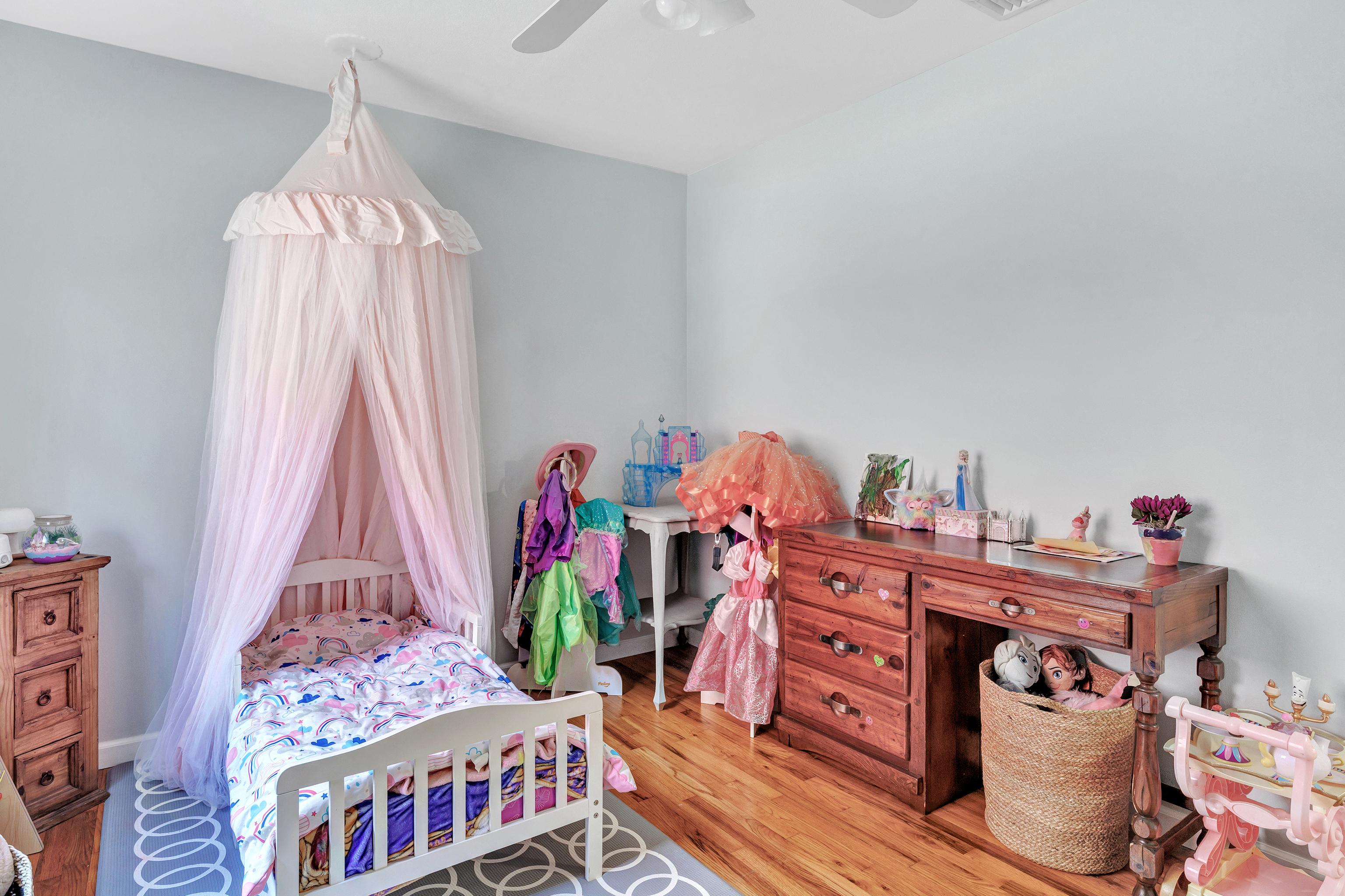 Monroe, Connecticut, 06468, United States, 4 Bedrooms Bedrooms, ,3 BathroomsBathrooms,Residential,For Sale,1989418