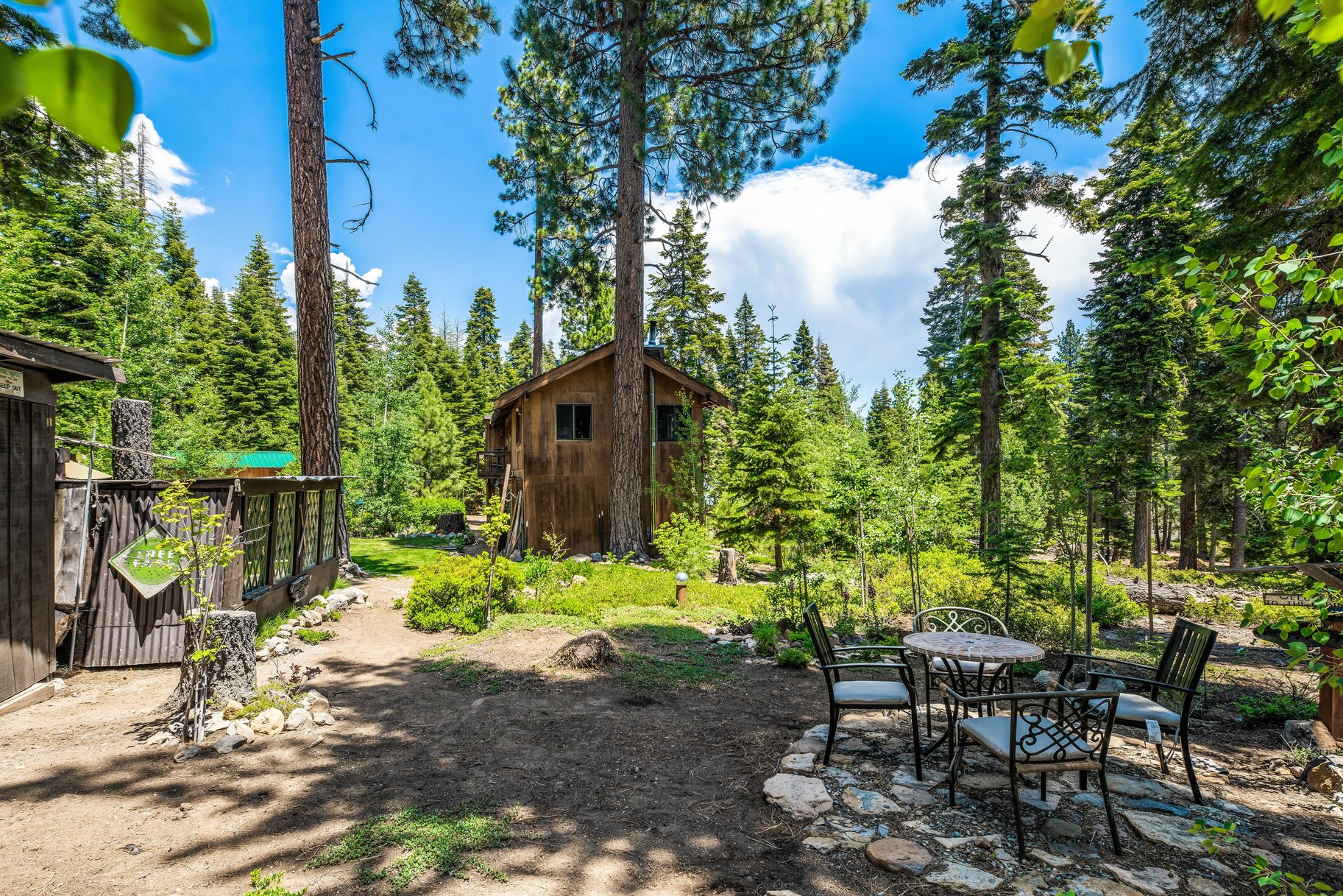  Rare, 10-acre parcel with house minutes from Tahoe City - 物件實景