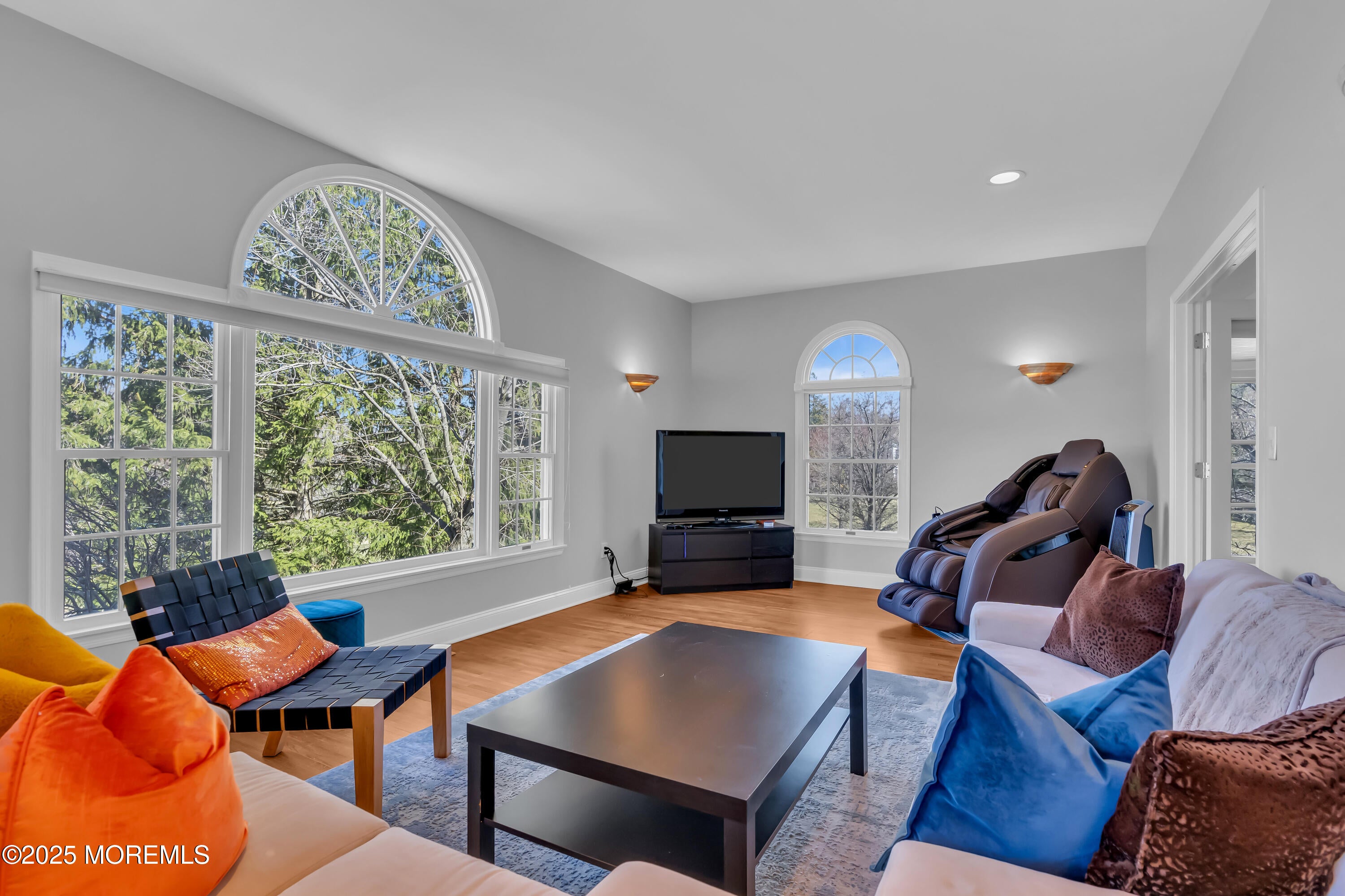 Manalapan, New Jersey, 07726, United States, 6 Bedrooms Bedrooms, ,5 BathroomsBathrooms,Residential,For Sale,1976013