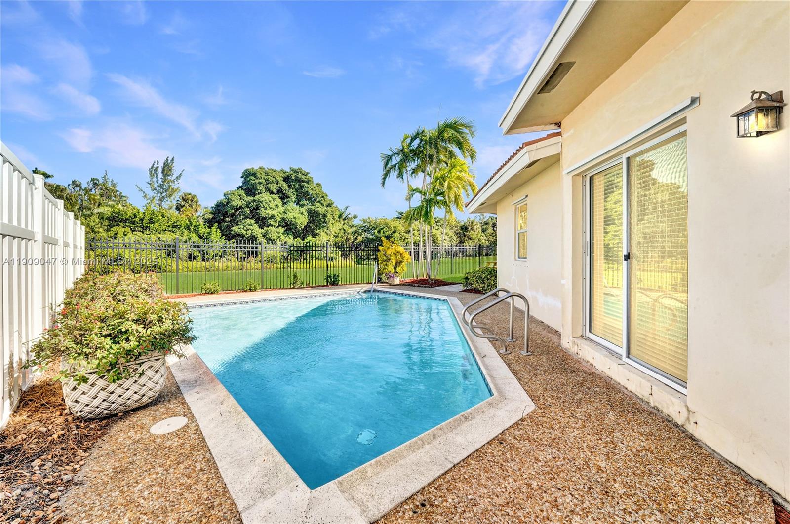 Pompano Beach, Florida, 33062, United States, 3 Bedrooms Bedrooms, ,3 BathroomsBathrooms,Residential,For Sale,1988166