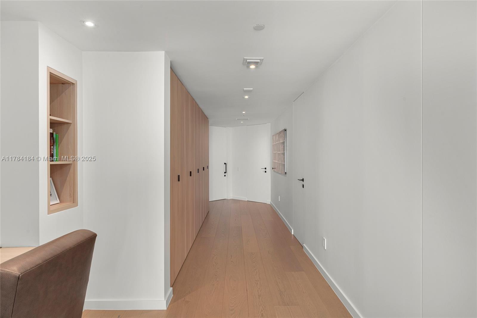 Miami Beach, Florida, 33109, United States, 3 Bedrooms Bedrooms, ,5 BathroomsBathrooms,Residential,For Sale,1770754