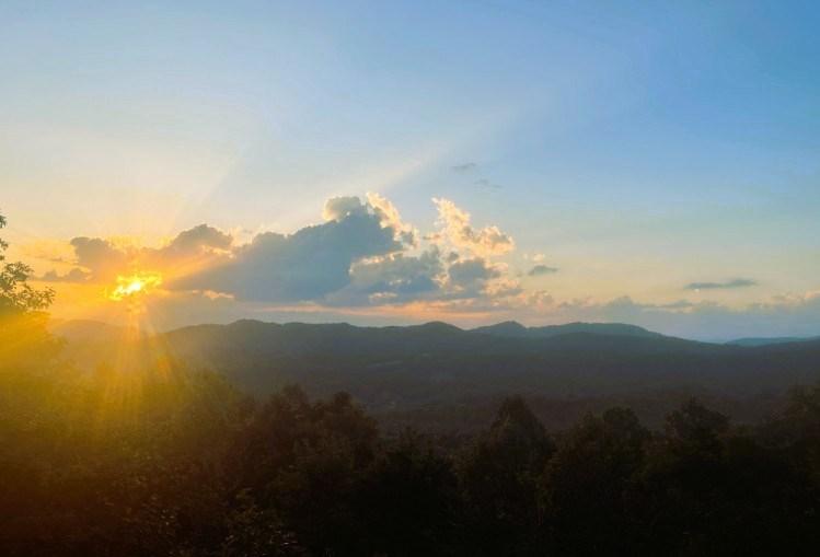 Hayesville, North Carolina, 28904, United States, 2 Bedrooms Bedrooms, ,3 BathroomsBathrooms,Residential,For Sale,1762201