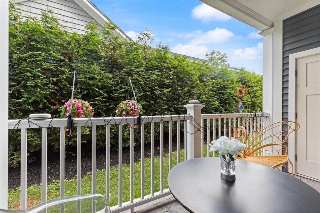 Holbrook, Massachusetts, 02343, United States, 2 Bedrooms Bedrooms, ,2 BathroomsBathrooms,Residential,For Sale,1957151