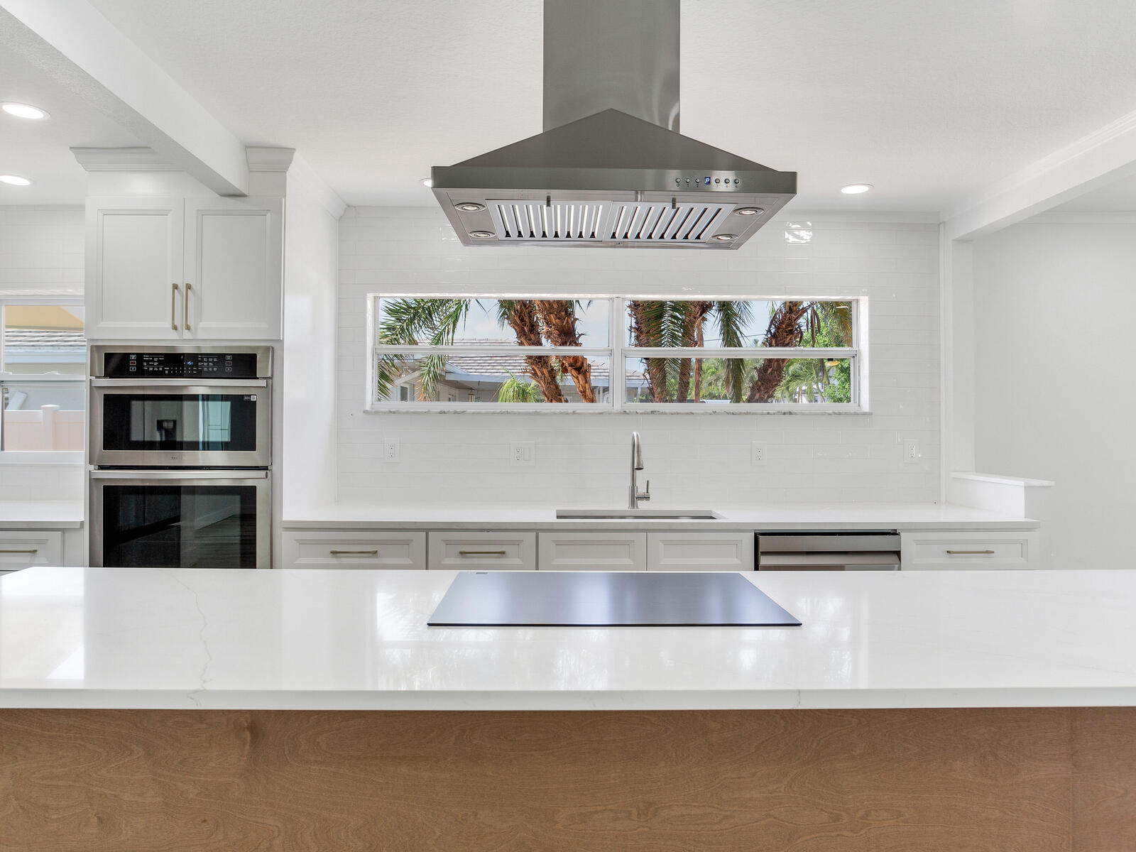 Treasure Island, Florida, 33706, United States, 3 Bedrooms Bedrooms, ,2 BathroomsBathrooms,Residential,For Sale,1981949