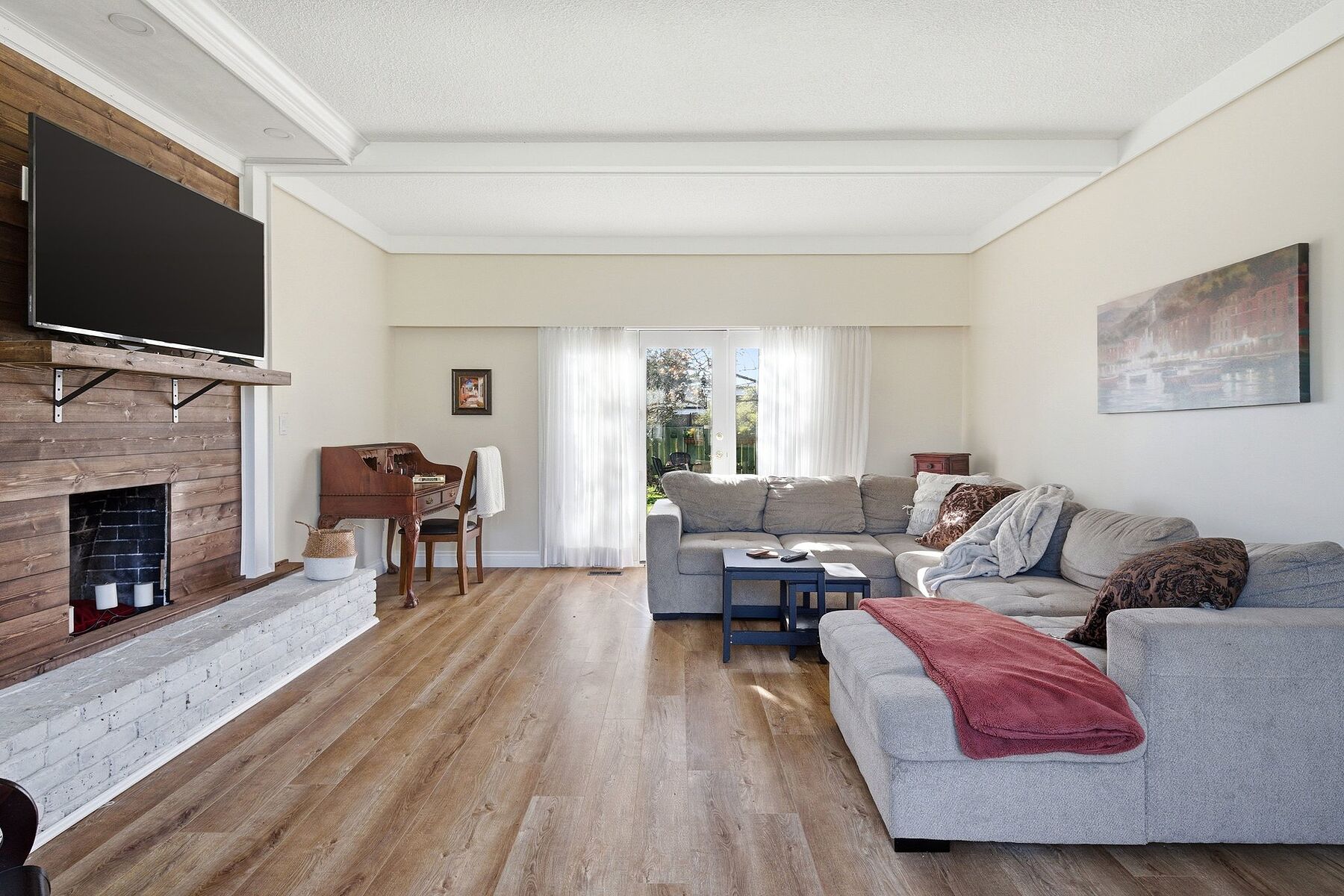  Gordon Head Family Home - 物件實景