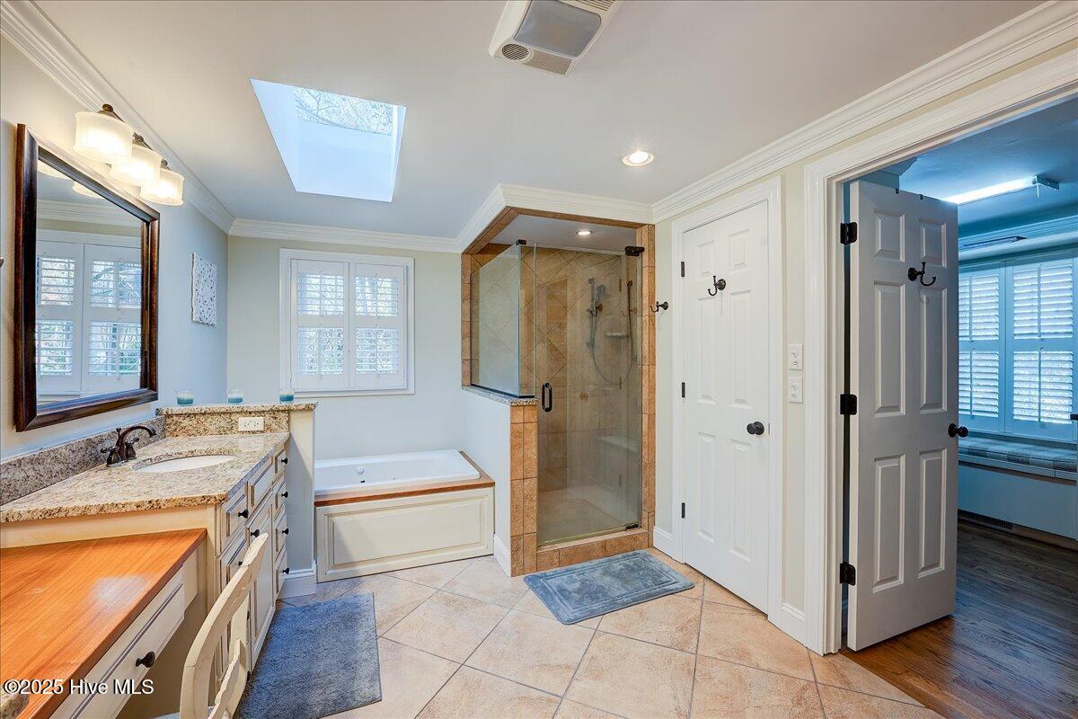 Trent Woods, North Carolina, 28562, United States, 4 Bedrooms Bedrooms, ,3 BathroomsBathrooms,Residential,For Sale,1997785