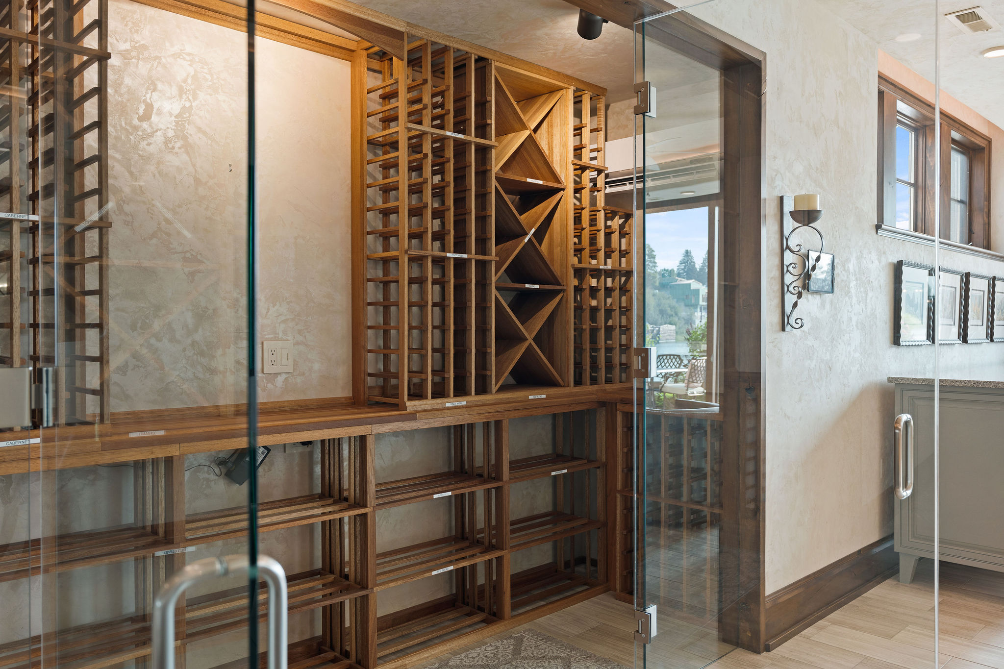  464 Electric Avenue, Unit C - 物件實景