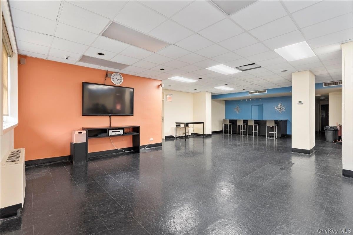 Bayside, New York, 11360, United States, 2 Bedrooms Bedrooms, ,2 BathroomsBathrooms,Residential,For Sale,2049327