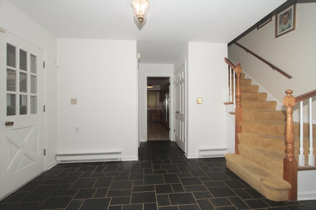 Lincolnshire, Illinois, 60069, United States, 4 Bedrooms Bedrooms, ,3 BathroomsBathrooms,Residential,For Sale,1975181